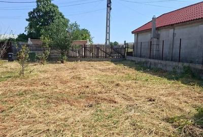 Casă cu 2 camere cu Teren 766 Mp în Poroschia