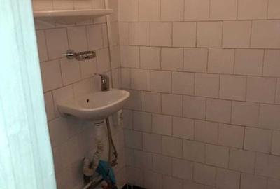 Apartament cu 3 camere decomandat în Rahova - 1