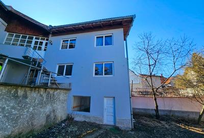Casă individuală cu 7 camere cu Canalizare în Dealul Cetății - 2