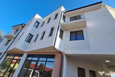 Apartament cu 3 camere decomandat în Micălaca