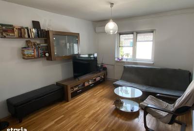 Apartament cu 2 camere decomandat în Văcăresti