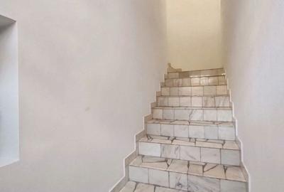 Casă cu 5 camere cu Teren 100 Mp în Central - 13