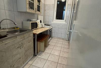 Garsonieră decomandată, mobilată în Dristor