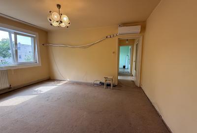 Apartament cu 3 camere semidecomandat în P-ța Doina - 6