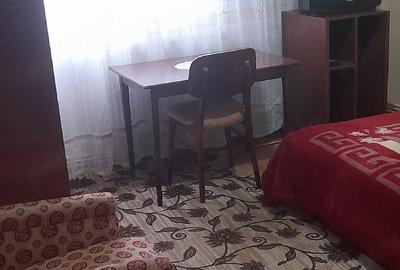 Apartament cu 3 camere semidecomandat în Țiglina 1 - 3