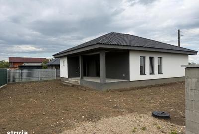 Casă cu 3 camere cu Teren 450 Mp în Lazuri - 1