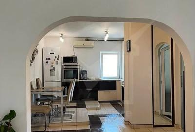 Apartament cu 4 camere decomandat în Plopilor - 9