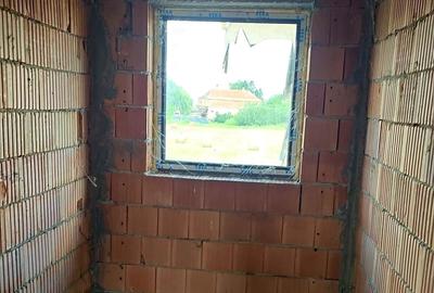 Casă cu 5 camere cu Teren 500 Mp în Stupini - 5