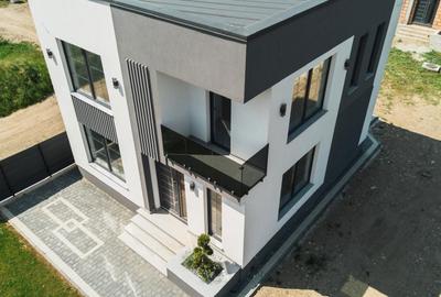 Casă cu 4 camere în Central - 1
