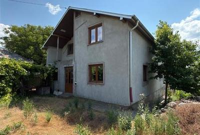 Casă cu 7 camere cu Teren 784 Mp în Holboca