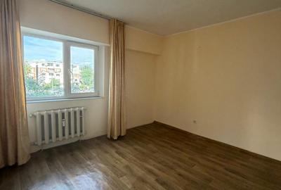 Garsonieră decomandată în - 1
