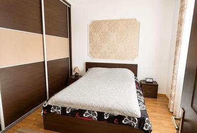 Apartament cu 3 camere decomandat în Decebal - 2