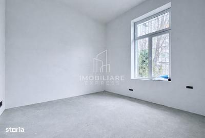 Apartament cu 4 camere în Semicentral