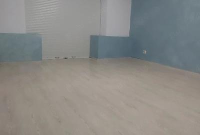 Spațiu comercial, de 55 mp, în Central - 4