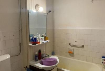 Apartament cu 4 camere decomandat, mobilat în Central