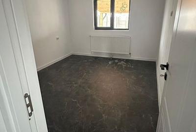 Casă cu 2 camere cu Teren 370 Mp în Ișalnița - 5