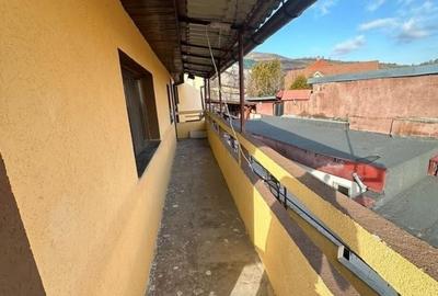 Casă cu 4 camere în Deve