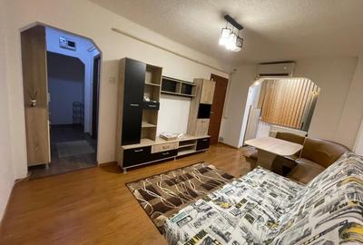 Apartament cu 3 camere semidecomandat, mobilat în Craiovița Nouă