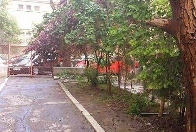 Garsonieră decomandată în Victoriei
