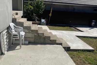 Casă cu 4 camere în Central