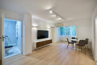 Apartament cu 2 camere semidecomandat, mobilat în Floreasca