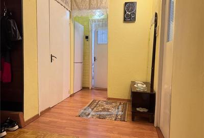 Apartament cu 2 camere decomandat, mobilat în Nicolina