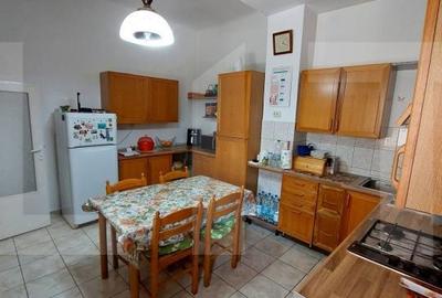 Casă cu 7 camere semidecomandat cu Teren 1500 Mp în Grădiște - 4