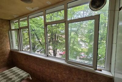 Apartament cu 3 camere semidecomandat în Micro 16 - 8