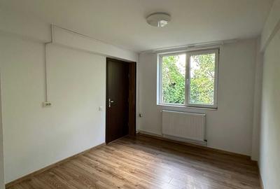 Apartament cu 3 camere semidecomandat în Bucureștii Noi - 3