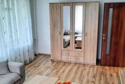 Garsonieră decomandată, mobilată în Titan