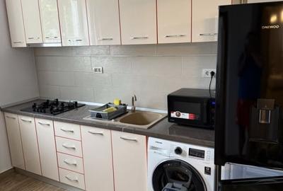 Apartament cu 3 camere decomandat, mobilat în Central