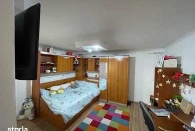 Casă cu 5 camere cu Teren 380 Mp în 1 Mai