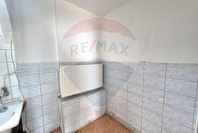 Casă cu 3 camere cu Teren 118 Mp în 13 Septembrie - 13