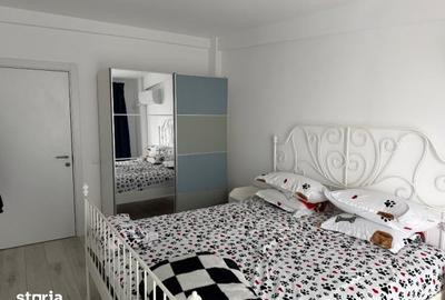 Apartament cu 3 camere decomandat, mobilat în Vitan