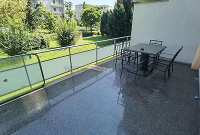 Apartament cu 5 camere decomandat, mobilat în Băneasa