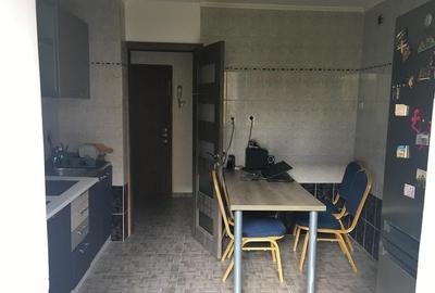 Apartament cu 2 camere decomandat în Crângași