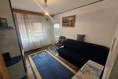 Apartament cu 4 camere decomandat în Central