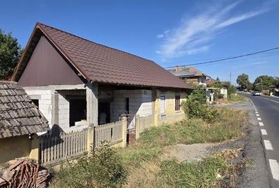 Casă individuală cu 3 camere cu Teren 260 Mp în Malu Mare