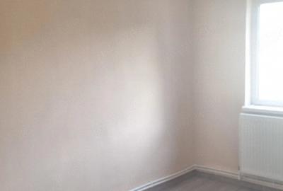 Apartament cu 3 camere decomandat în Exterior Vest