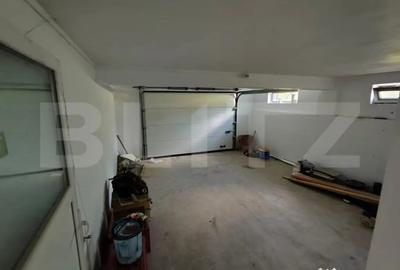 Casă cu 7 camere cu Teren 784 Mp în Central
