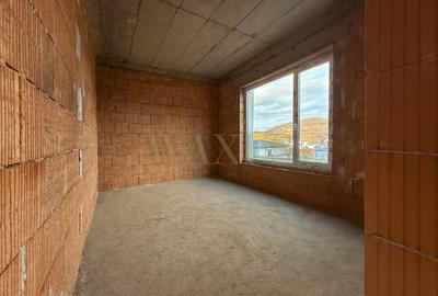 Duplex cu 4 camere semidecomandat cu Canalizare în Florești - 2