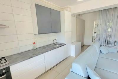 Apartament cu 2 camere decomandat, mobilat în City Park Mall