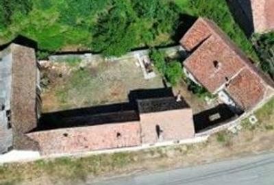 Casă cu 5 camere cu Teren 1366 Mp în Central