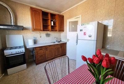 Apartament cu 3 camere semidecomandat în Cotroceni - 1