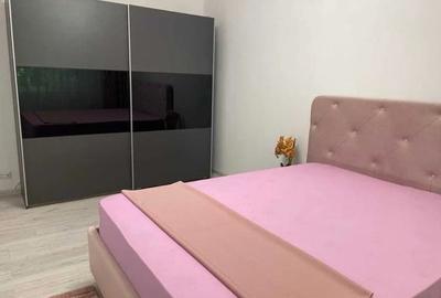 Apartament cu 3 camere semidecomandat, mobilat în Berceni