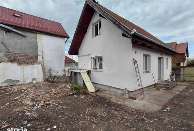 Casă cu 3 camere cu Canalizare în Central - 2
