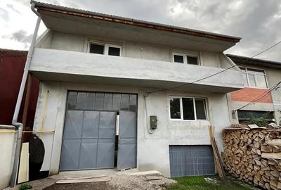 Casă cu 6 camere în Central - 2