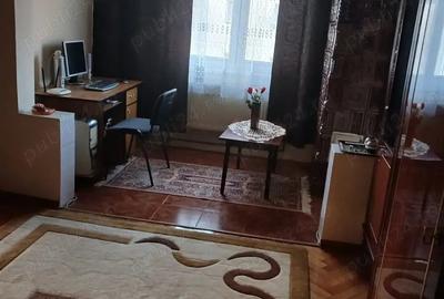 Apartament cu 4 camere semidecomandat în Beclean