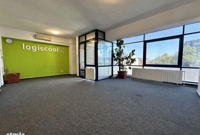 Apartament cu 4 camere în Romană