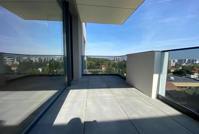 Apartament cu 3 camere semidecomandat în Pipera